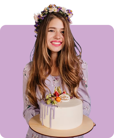 Девушка с торотом